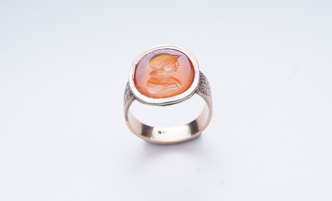 A carnelian intaglio ring, late 19th/early 20th century